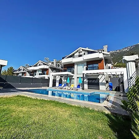 Nokta Park I 4+1 Villa, Oezel Havuzlu Βίλα