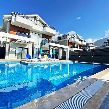 Nokta Park I 4+1 Villa, Oezel Havuzlu Βίλα